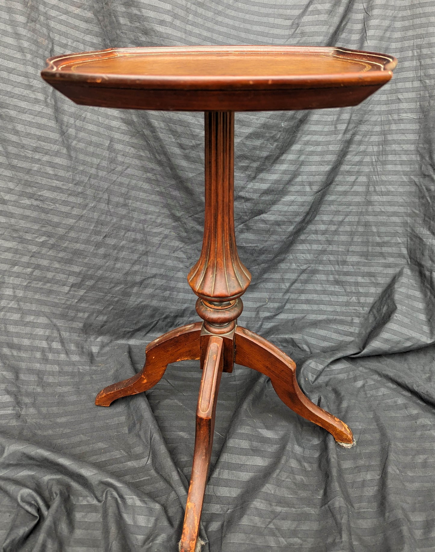 Antique Vintage Old Leather Top SOLID Wood Wooden End Accent Side Table Stand Carved