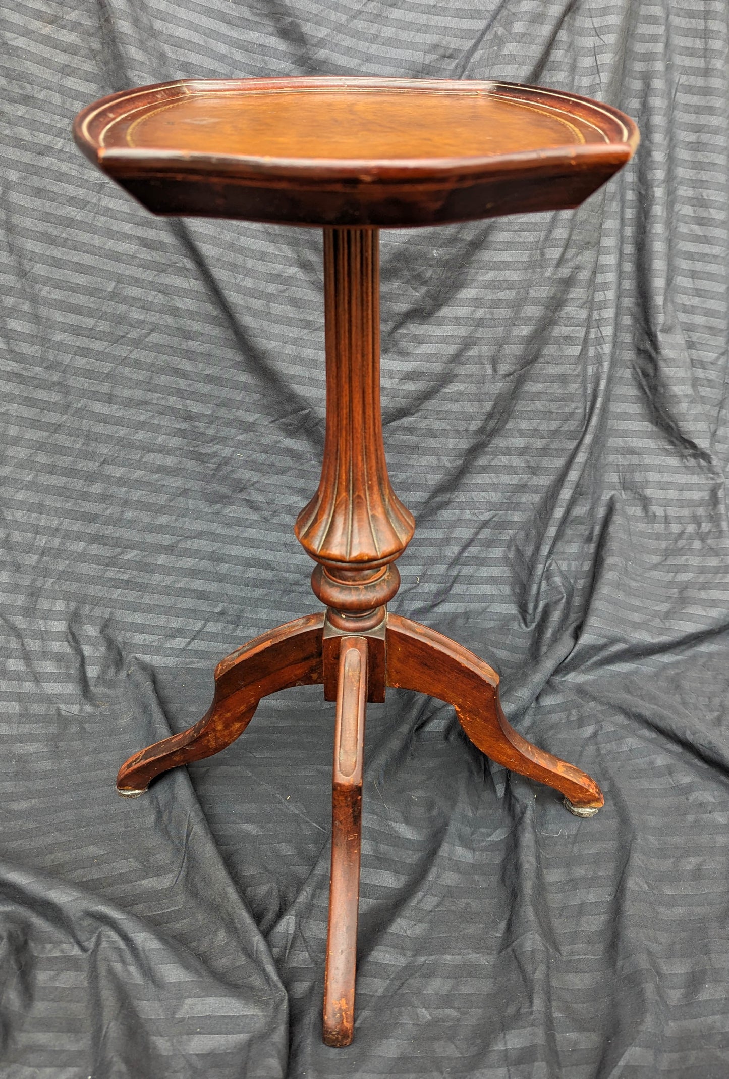 Antique Vintage Old Leather Top SOLID Wood Wooden End Accent Side Table Stand Carved