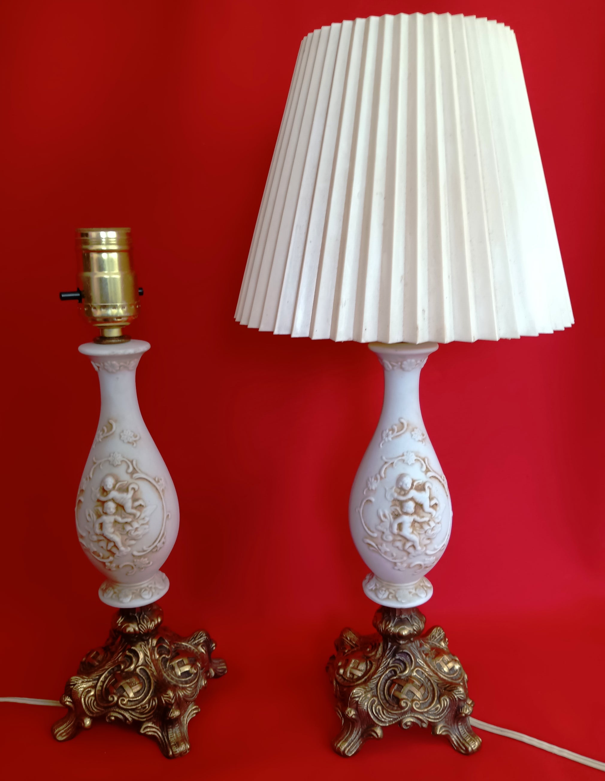 Vintage shops 1950's table lamp white painted gold trimmed porcelain brass floral pin