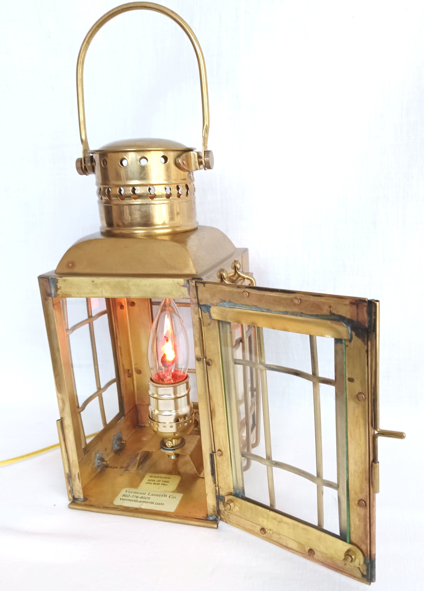 Vintage Vermont Lantern Co. Solid Brass Nautical Electric Table