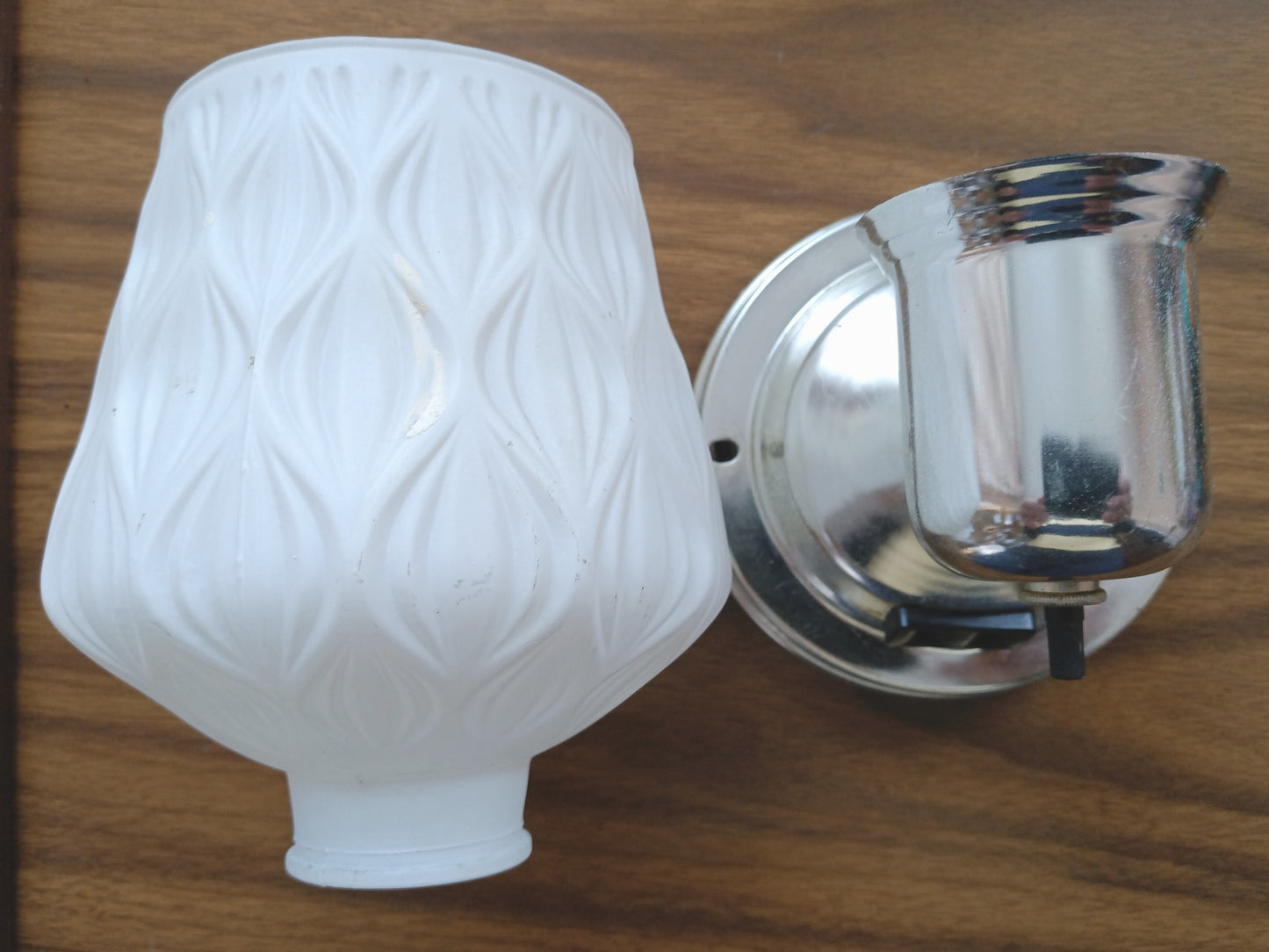 Vintage Vanity Bathroom Single Light Sconce w/ White Patterned Glass Shade On/Off Switch and Outlet Metal Construction Electric Fixture