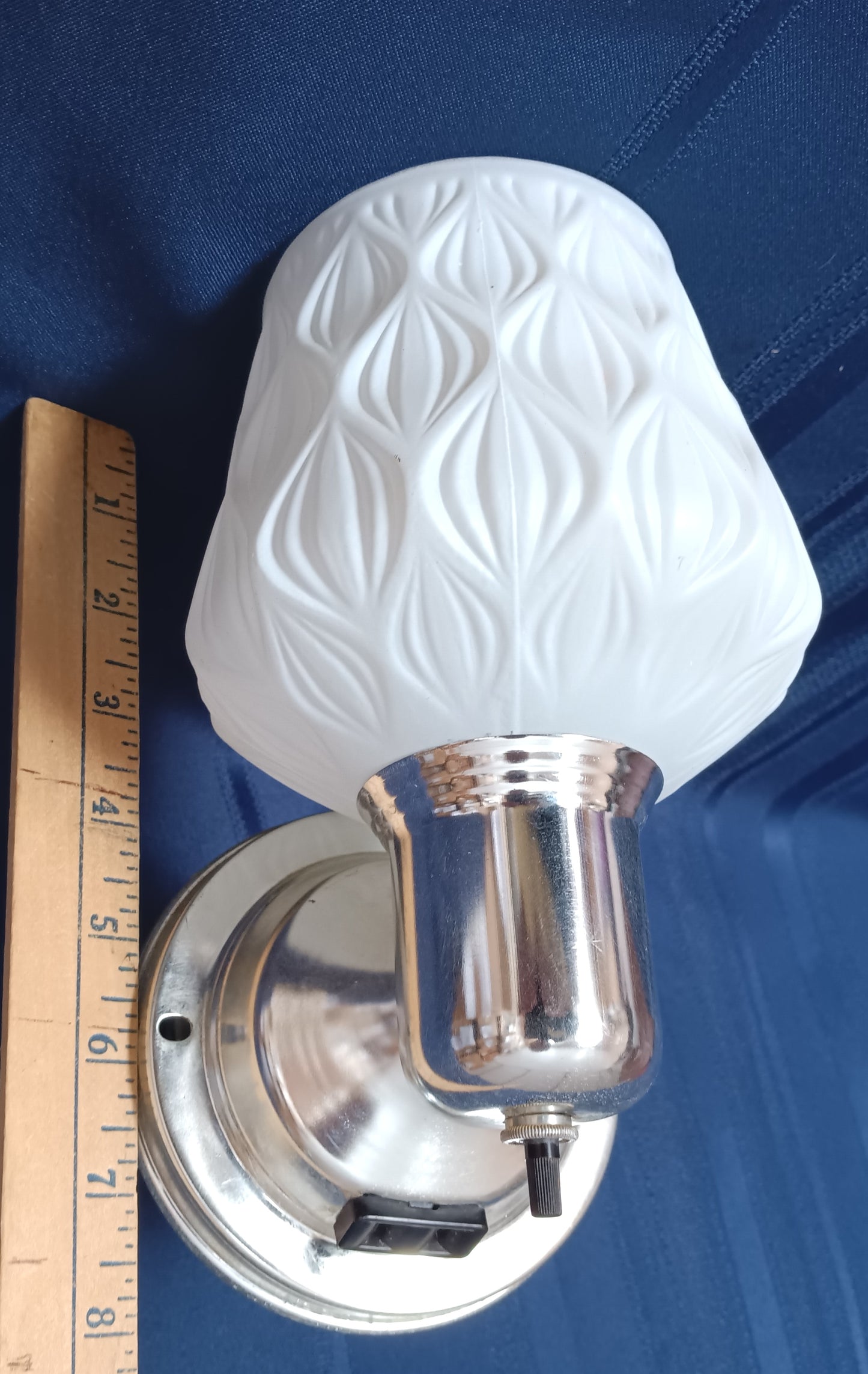 Vintage Vanity Bathroom Single Light Sconce w/ White Patterned Glass Shade On/Off Switch and Outlet Metal Construction Electric Fixture