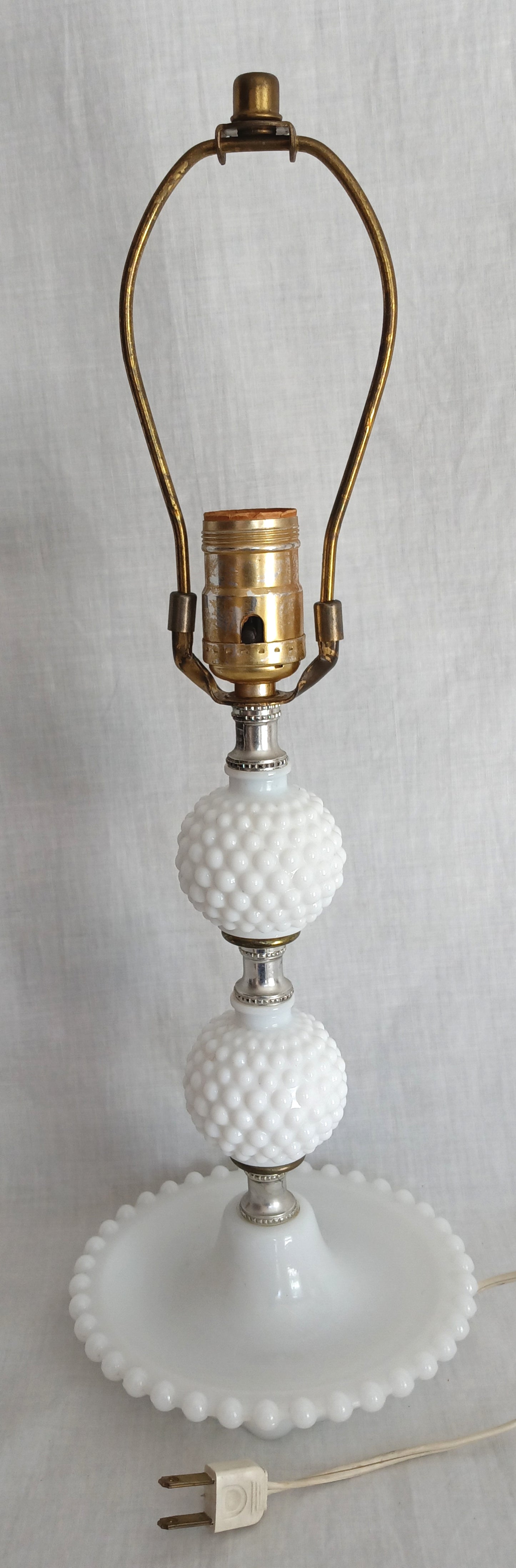 Vintage Table Lamp White Milk Glass Beaded Hobnail Desk Boudoir Bedroom Vanity Footed w/Harp + Finial 17 1/2" Tall