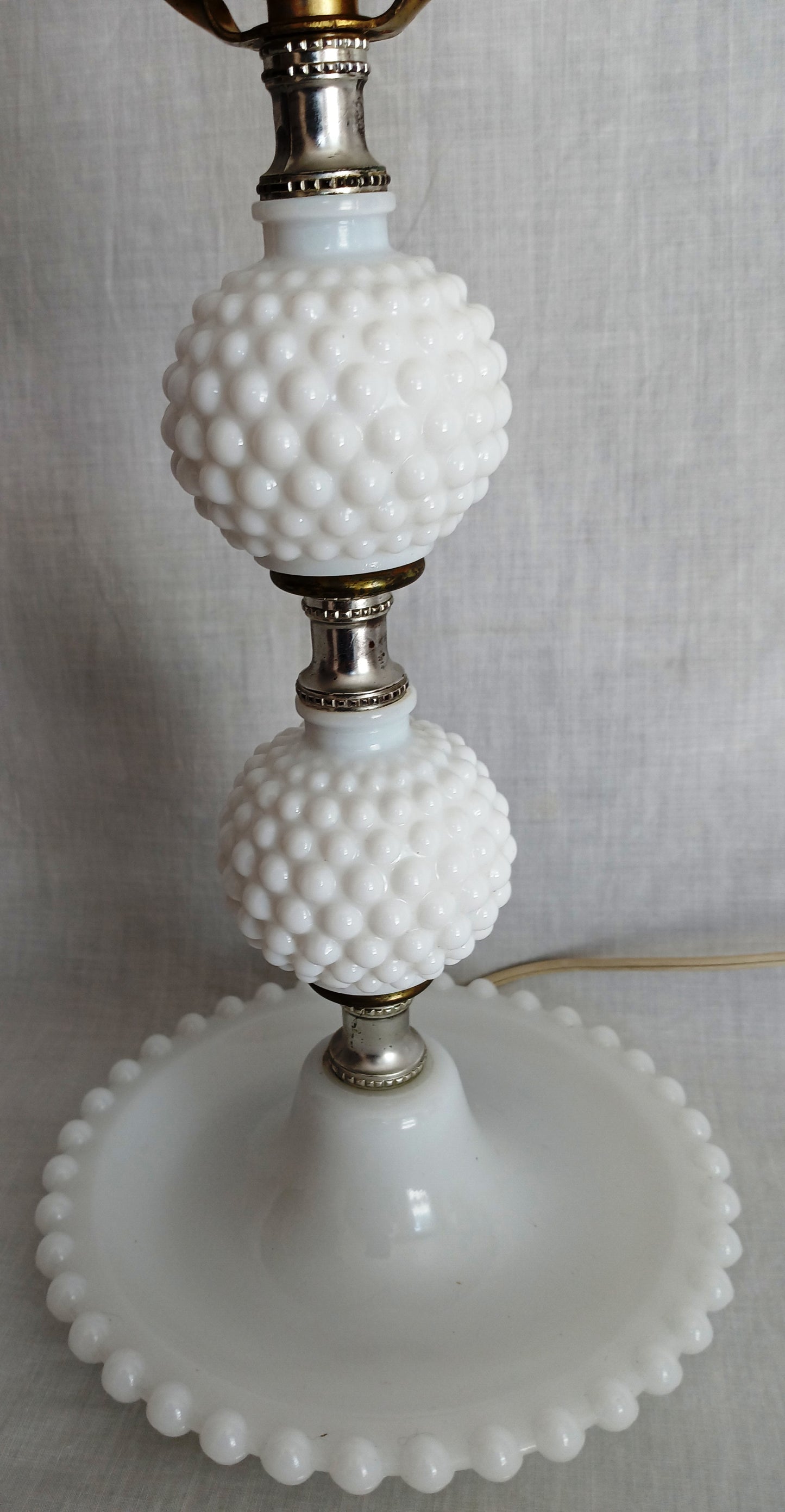 Vintage Table Lamp White Milk Glass Beaded Hobnail Desk Boudoir Bedroom Vanity Footed w/Harp + Finial 17 1/2" Tall