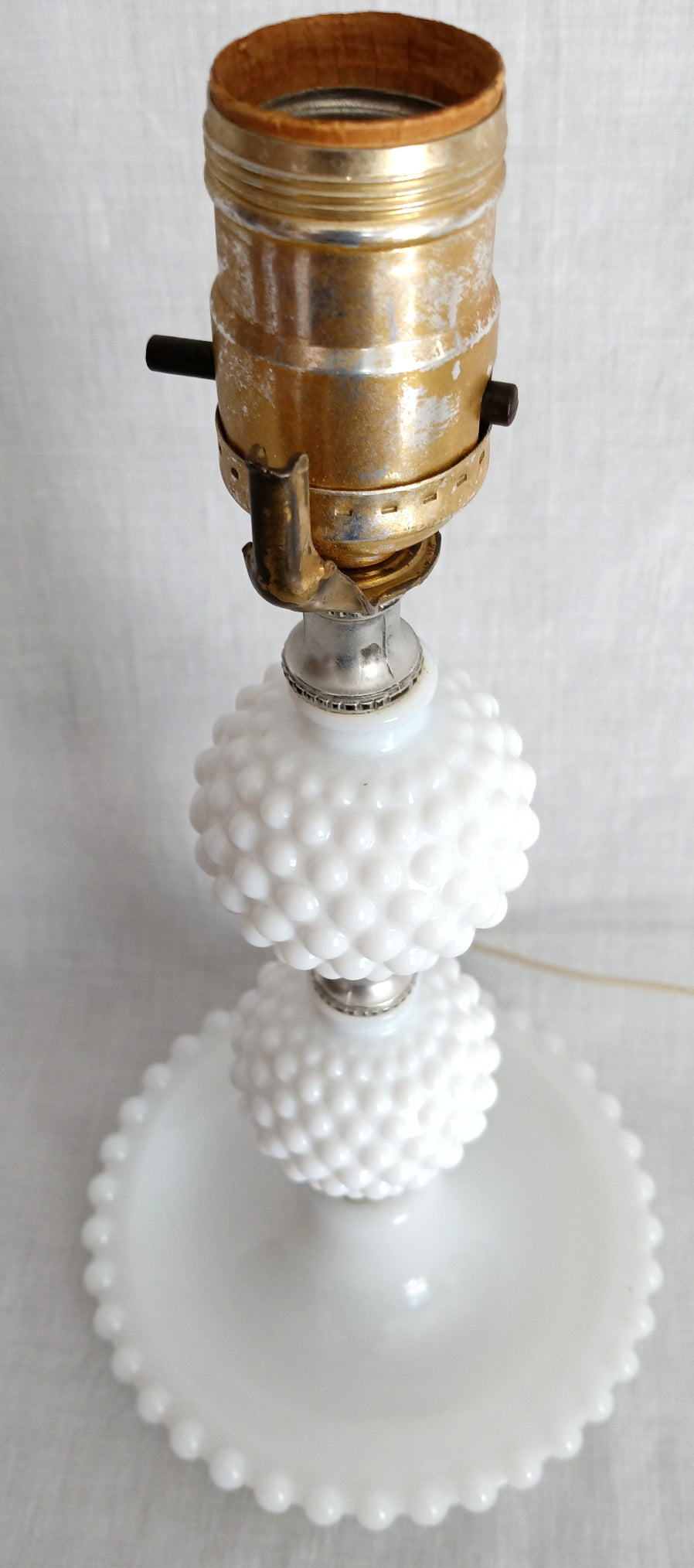 Vintage Table Lamp White Milk Glass Beaded Hobnail Desk Boudoir Bedroom Vanity Footed w/Harp + Finial 17 1/2" Tall