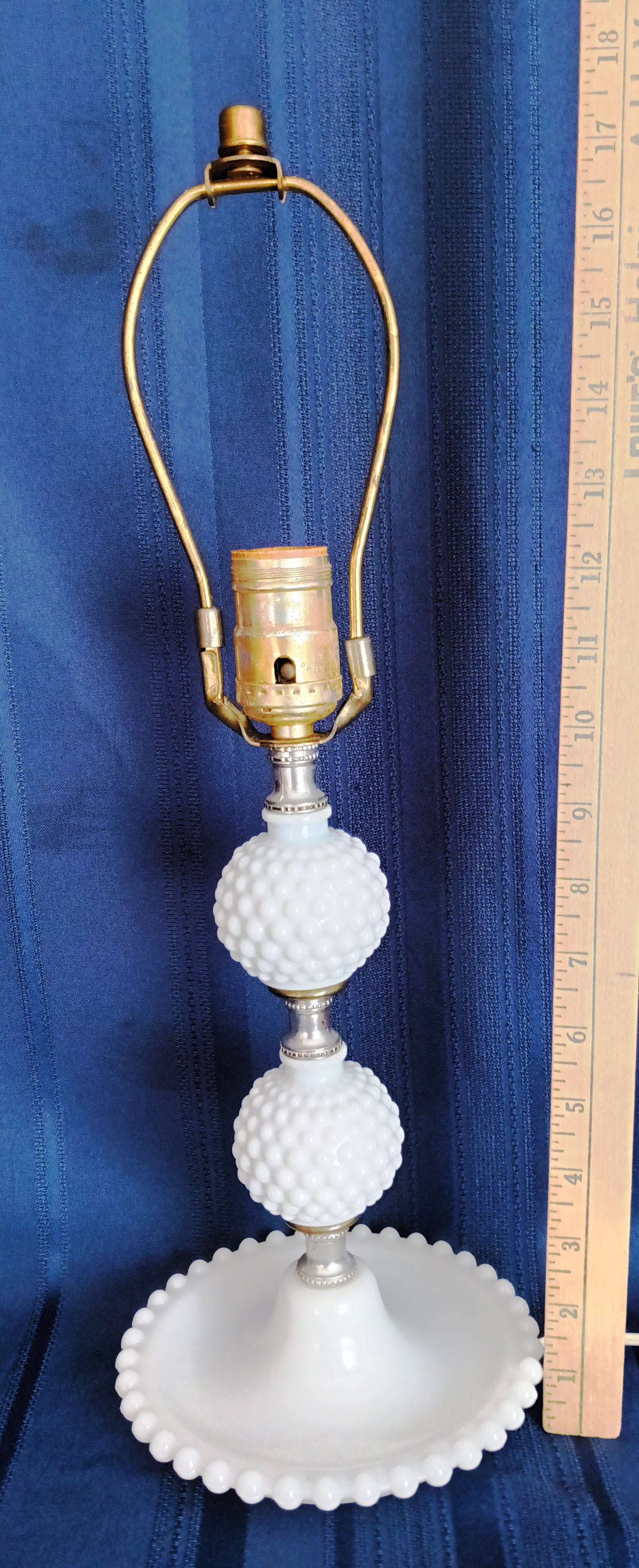 Vintage Table Lamp White Milk Glass Beaded Hobnail Desk Boudoir Bedroom Vanity Footed w/Harp + Finial 17 1/2" Tall