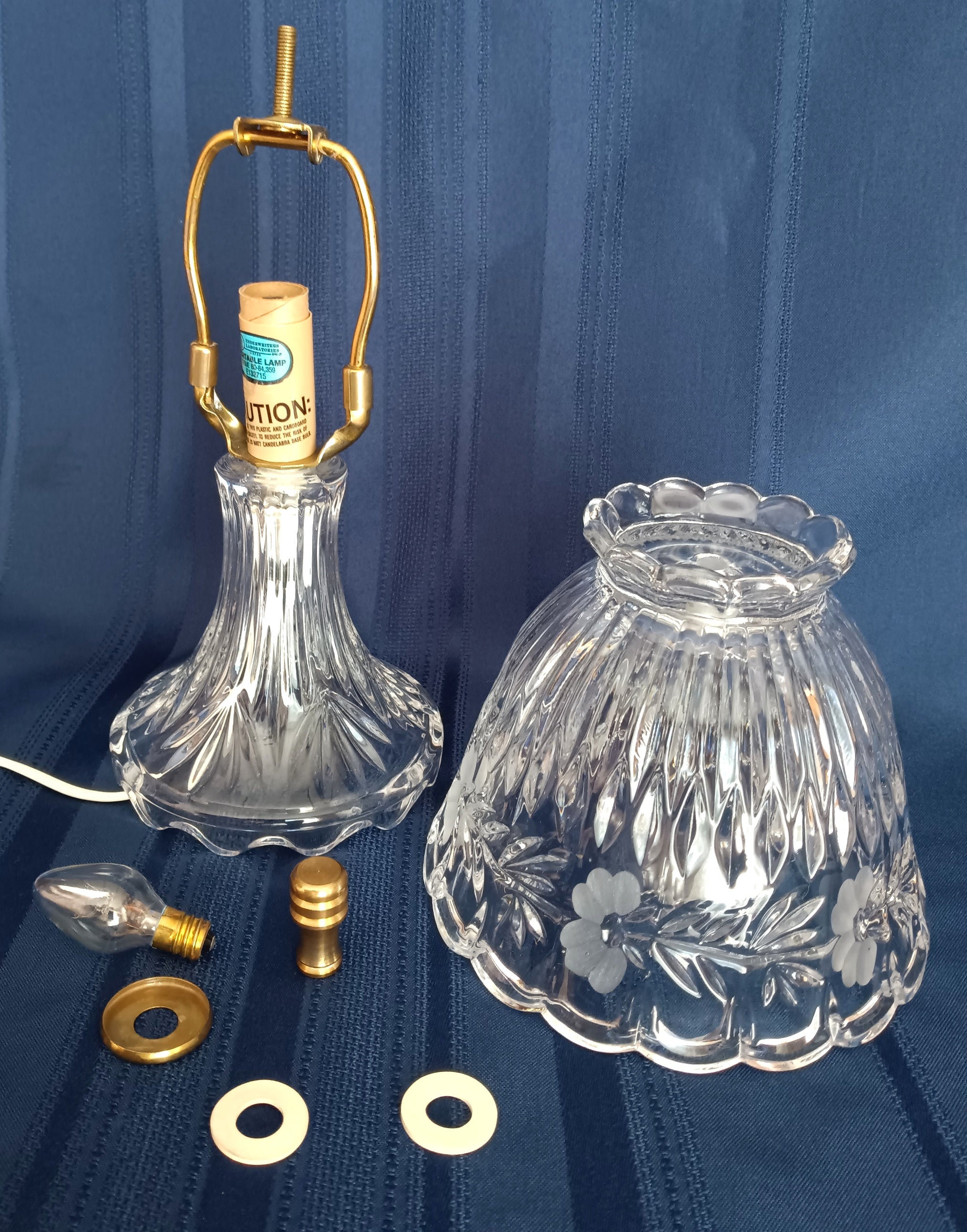 Vintage Glass Crystal Etched Flower Lamp outlets