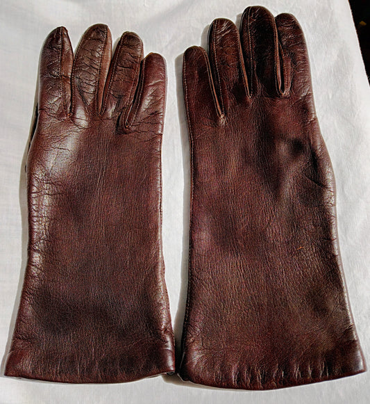 Vintage Brown Classic Elegant Italian Genuine Leather Gloves Acrylic Lined Women Slip-on Style Slightly Flared Cuffs Medium Size 7 1/2-Italy