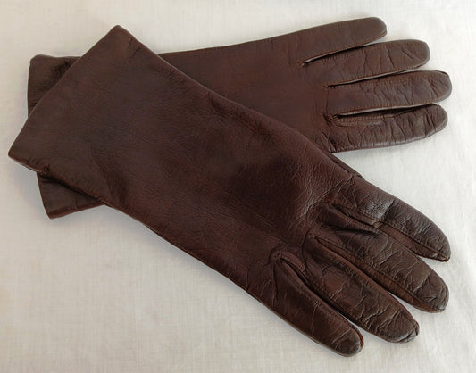 Vintage Brown Classic Elegant Italian Genuine Leather Gloves Acrylic Lined Women Slip-on Style Slightly Flared Cuffs Medium Size 7 1/2-Italy