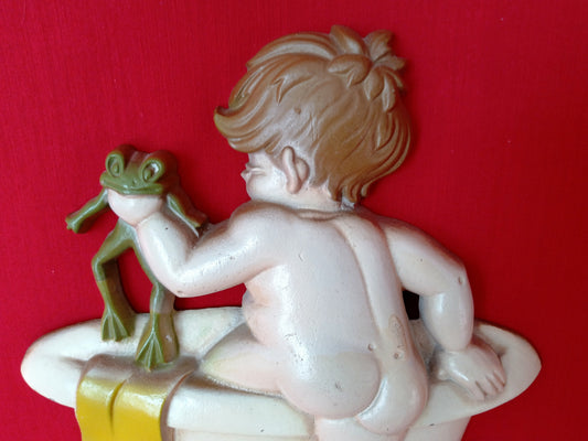 Vintage 1970 Sexton Painted Cast Aluminum Plaque Wall Hanging Whimsical Bathroom Sign Boy in Bathtub w/Frog Dimensional Wall Art Retro Décor