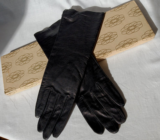 Vintage Classic Elegant Black Color Leather Rayon Lined Gloves Women Slightly Flared Cuffs Slip-on Style Size M-Made in Japan-NIB-NOS