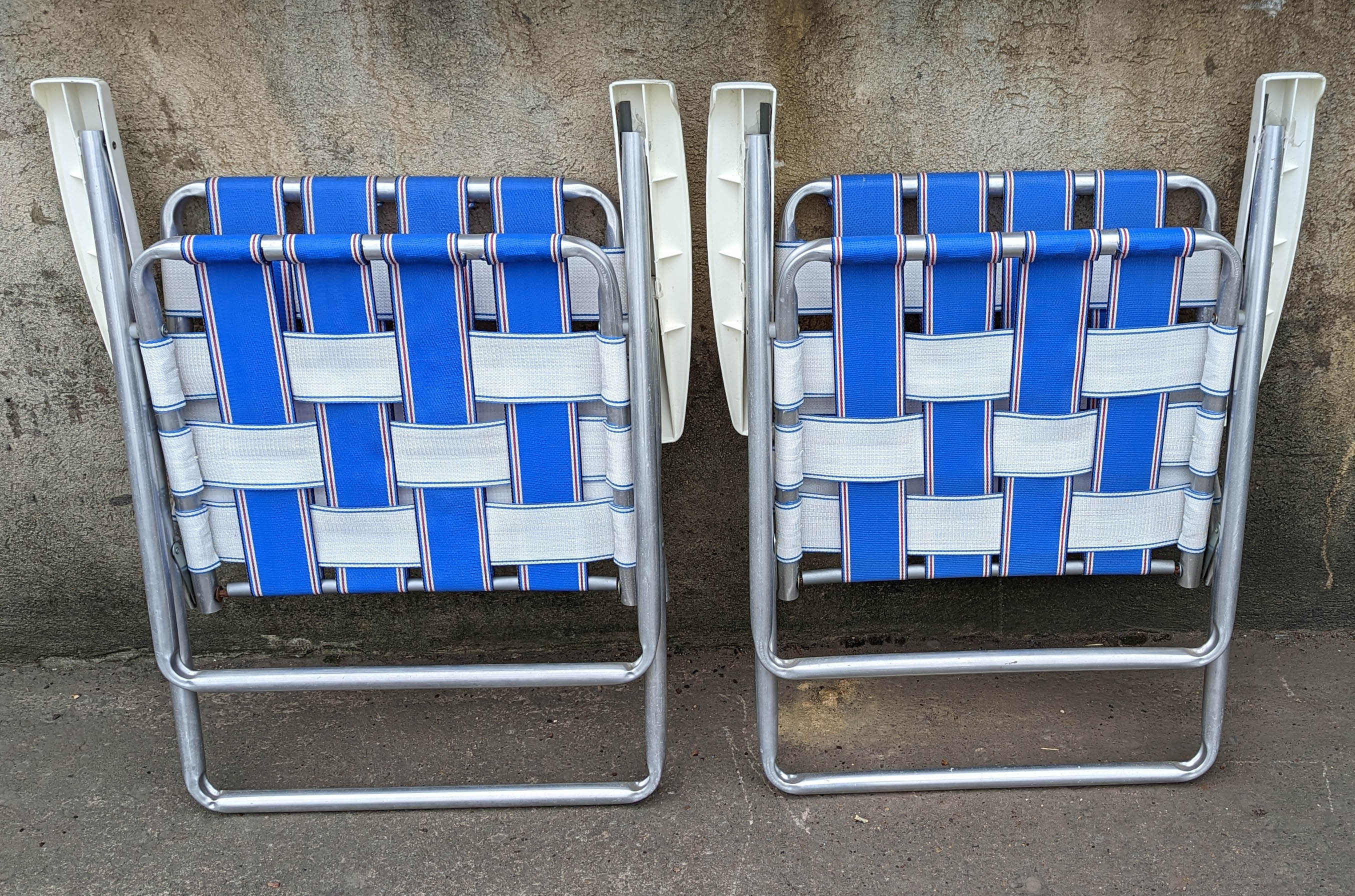 Vintage metal outlet folding lawn chairs