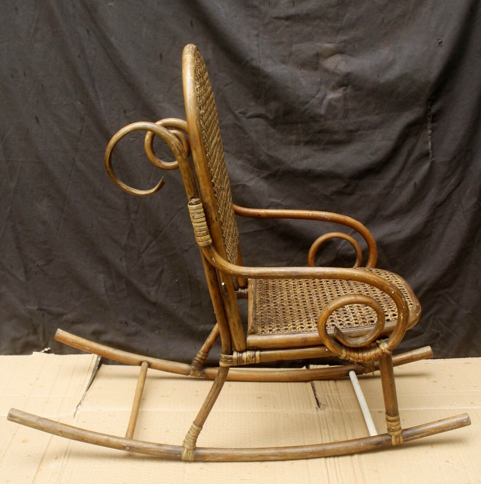 Bentwood wicker best sale rocking chair