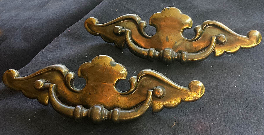 Large lot good of antique vintage brass colonial dresser pulls