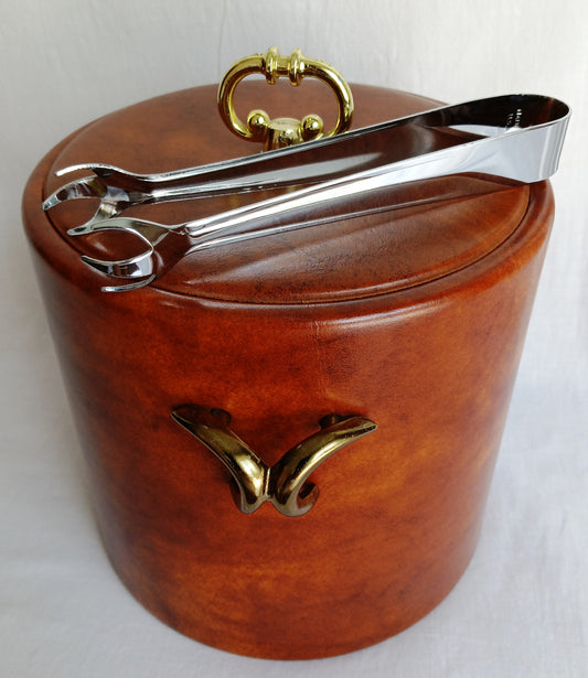 Vintage Kraftware Ice Bucket Beer Cooler Cognac Color Faux Leather Brass Plated Handles Knob Stainless Steel Tongs Retro Barware Man Cave