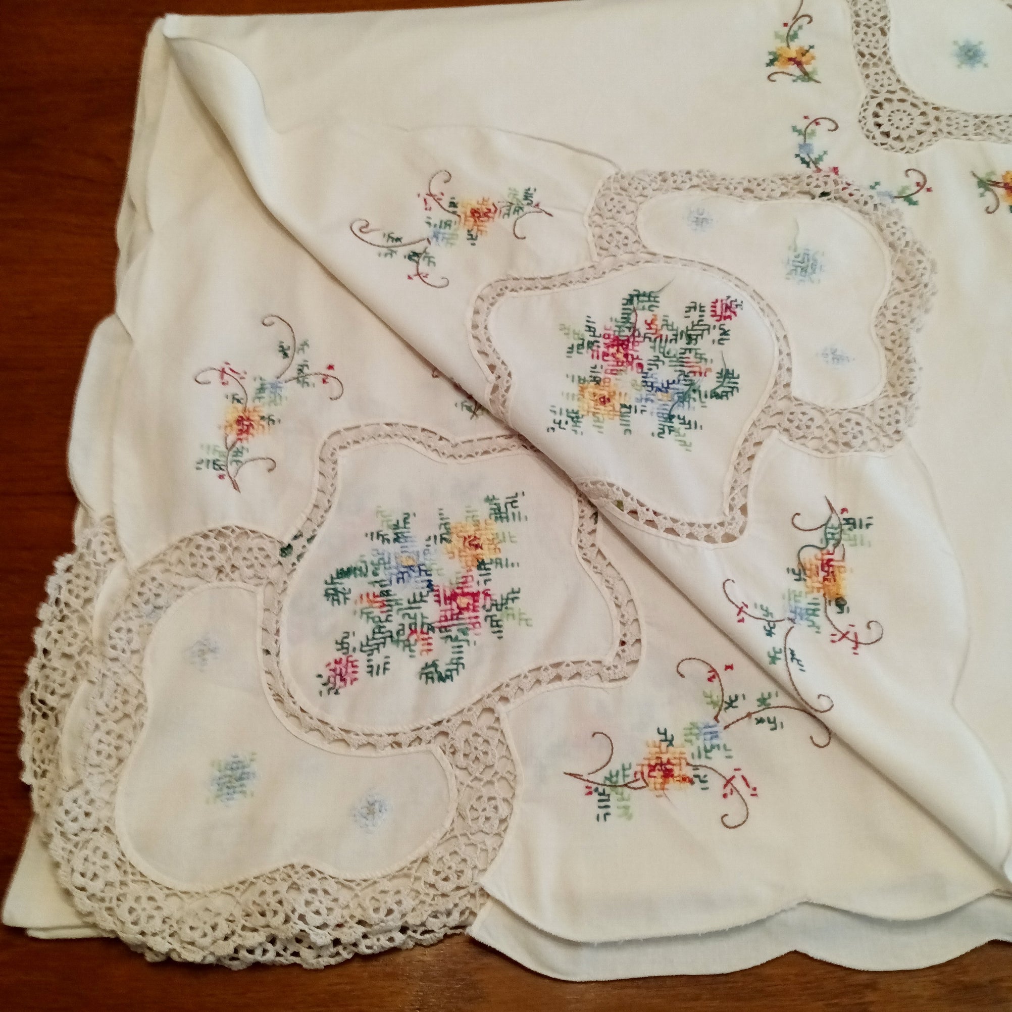 Handmade 19JH,Antique linen undyed, shops embroidered flowers,Crochet lace