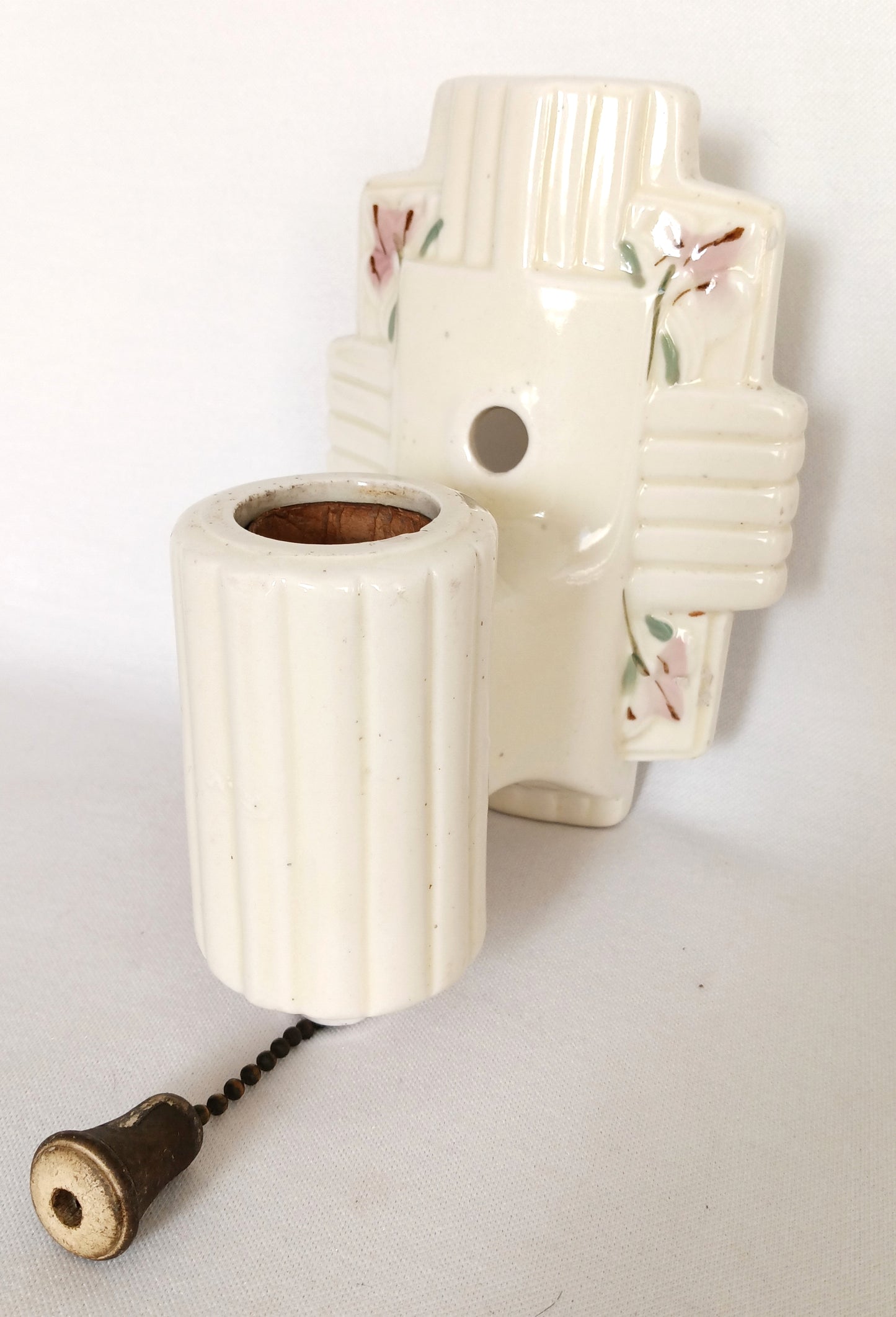 Vintage Art Deco One Light Floral Off White Glazed Ceramic Porcelain Sconce Plug In Pull Chain Bathroom Flush Mount Fixture Retro Lighting